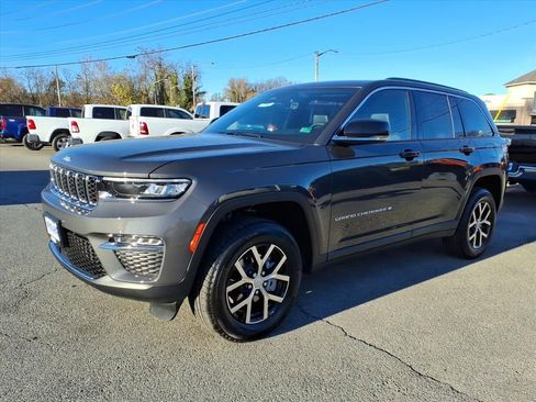 New 2025 Jeep Grand Cherokee Limited image 8