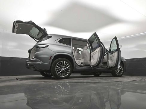 New 2026 Buick Enclave Avenir w/ Super Cruise Package AWD/4WD image 43