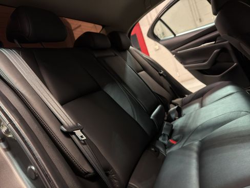 Used 2019 MAZDA MAZDA3 w/Preferred Pkg image 26