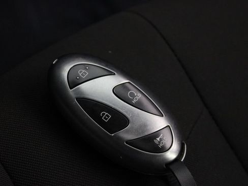 Certified 2025 Hyundai Elantra SEL FWD image 32