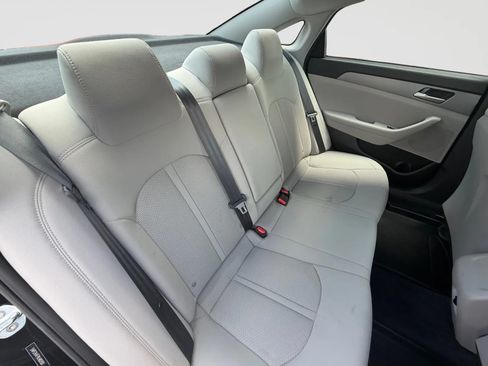 Used 2019 Hyundai Sonata SE FWD image 18