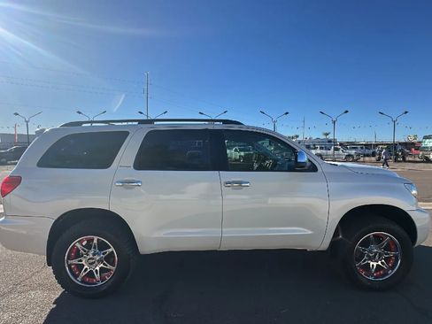 Used 2011 Toyota Sequoia Platinum image 9