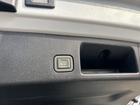 New 2026 Chevrolet Equinox EV LT image 30