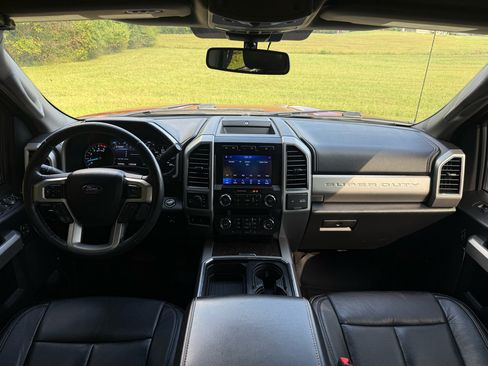 Used 2020 Ford F250 Lariat image 2