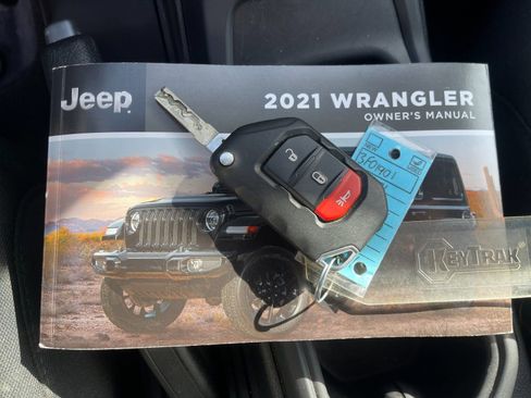 Used 2021 Jeep Wrangler Unlimited Rubicon image 10