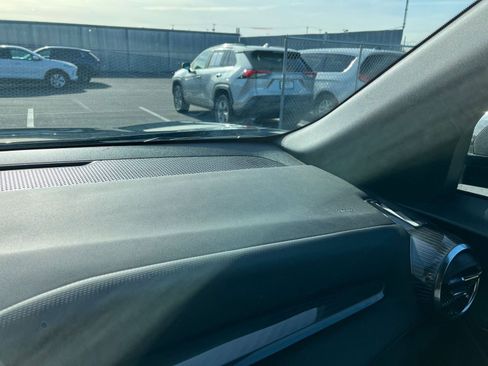 Used 2025 Chevrolet Equinox LT image 34