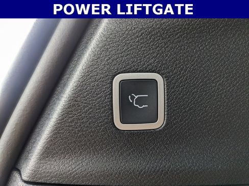 New 2026 Chrysler Pacifica Select image 17