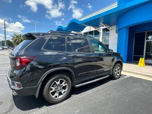 Used 2023 Honda Passport TrailSport image 4