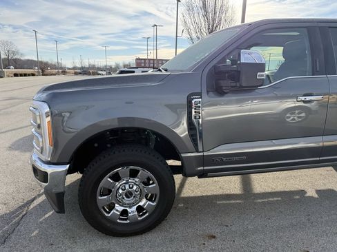 Used 2023 Ford F250 Lariat w/ Tow Technology Package image 4