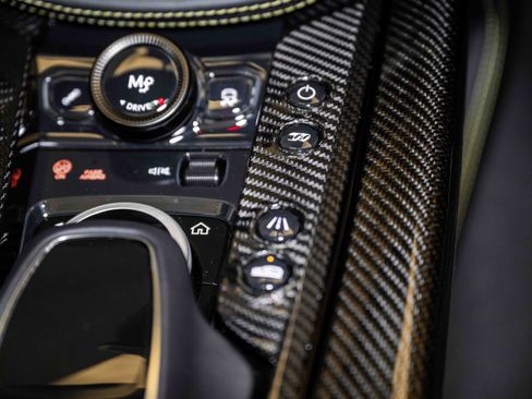 Used 2024 Aston Martin DBX 707 image 35