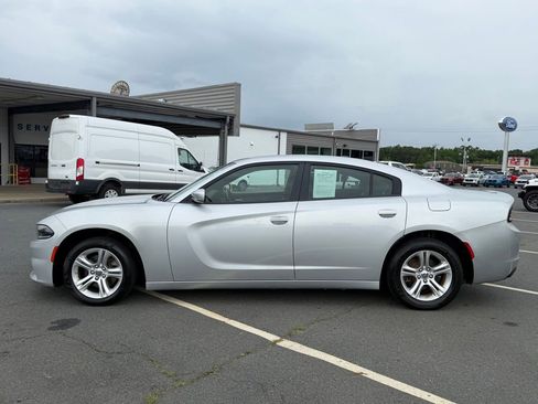 Used 2022 Dodge Charger SXT RWD image 7