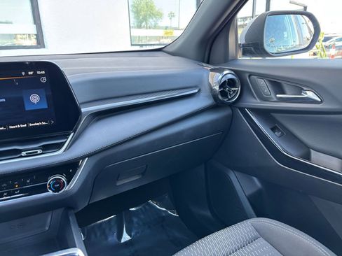 Used 2025 Chevrolet Equinox LT image 35