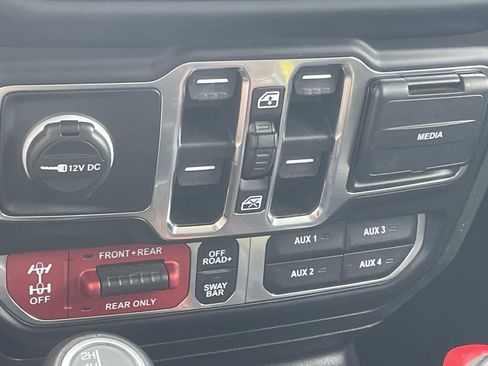 Used 2020 Jeep Gladiator Rubicon AWD/4WD image 19