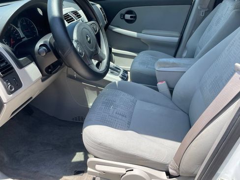 Used 2005 Chevrolet Equinox LS w/ Preferred Equipment Group FWD image 9