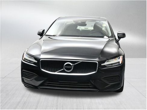 Used 2019 Volvo S60 T5 Momentum w/ Premium Package FWD image 8