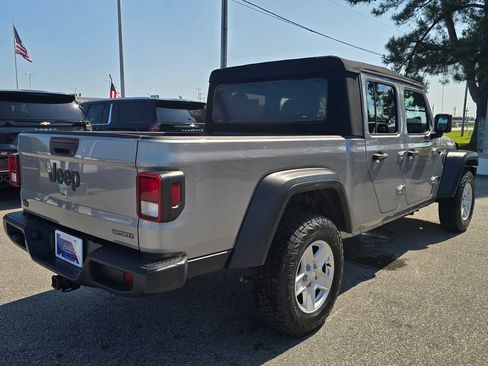Used 2020 Jeep Gladiator Sport w/ Quick Order Package 24S AWD/4WD image 5