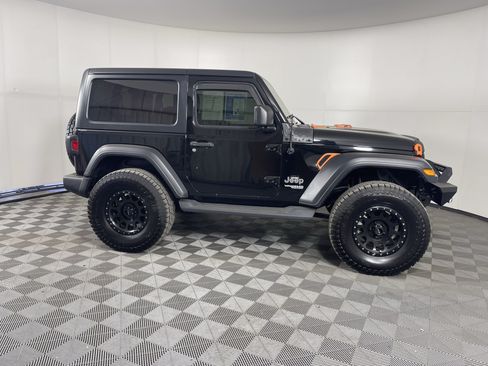 Used 2019 Jeep Wrangler Sport AWD/4WD image 6