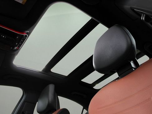 Used 2023 Mercedes-Benz C 300 Sedan image 30