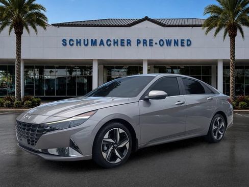 Used 2022 Hyundai Elantra SEL w/ Convenience + Premium Package FWD image 3