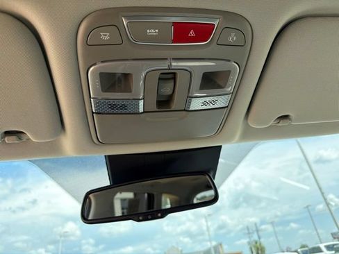 Used 2025 Kia Telluride EX w/ EX Captain's Chair Package FWD image 29