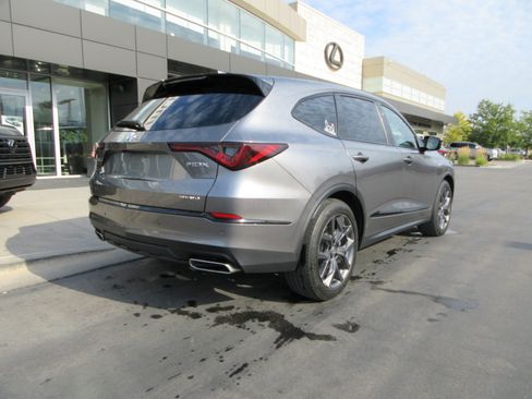 Used 2022 Acura MDX A-Spec AWD/4WD image 11