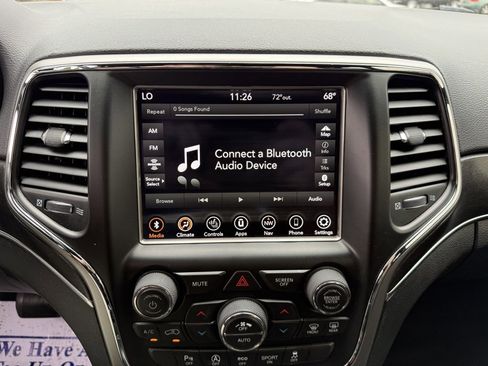 Used 2018 Jeep Grand Cherokee Limited w/ Luxury Group II image 24