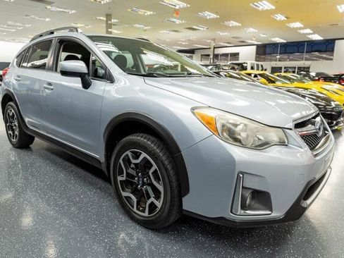 Used 2016 Subaru Crosstrek 2.0i Premium w/ Moonroof Package image 4