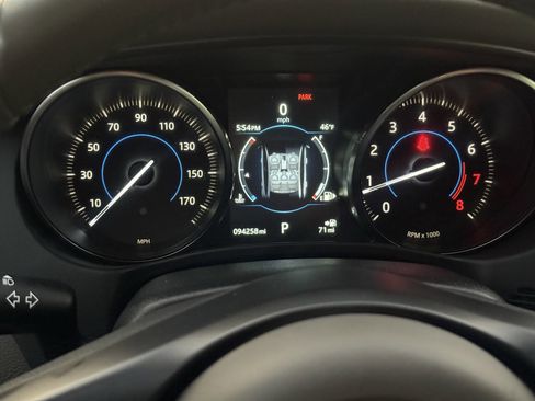 Used 2017 Jaguar XE Premium image 25