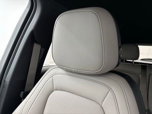 New 2026 GMC Terrain Elevation w/ Elevation Premium Package image 32