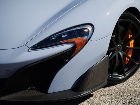 Used 2016 McLaren 675LT Spider image 22