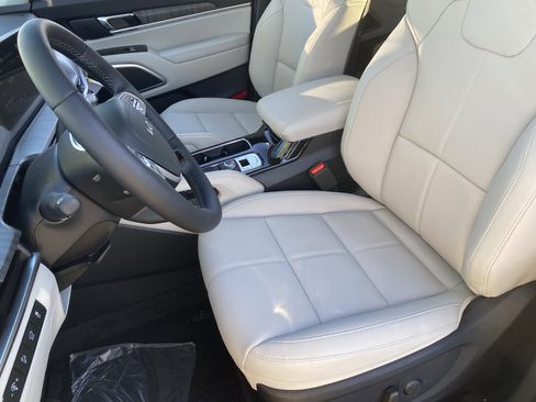 New 2025 Kia Telluride EX image 18