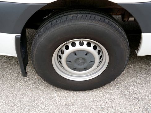 Used 2019 Mercedes-Benz Sprinter 1500 image 11