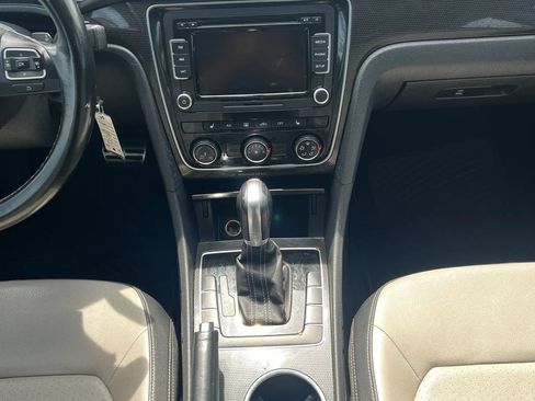 Used 2015 Volkswagen Passat 1.8T Sport FWD image 11