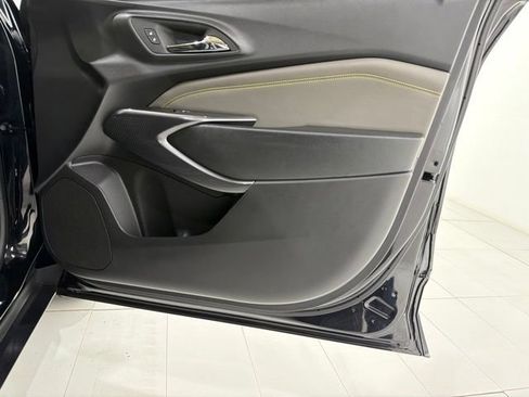 Used 2025 Chevrolet Trax ACTIV w/ Driver Confidence Package FWD image 18