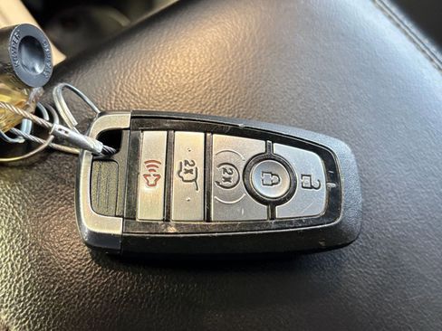 Used 2024 Ford Explorer Limited image 27