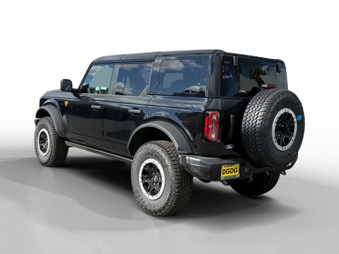 New 2026 Ford Bronco Badlands AWD/4WD image 3