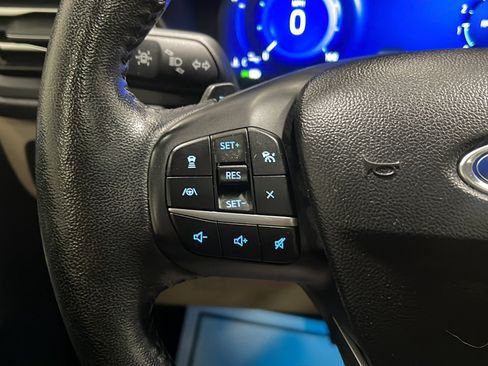 Used 2020 Ford Escape Titanium AWD/4WD image 6