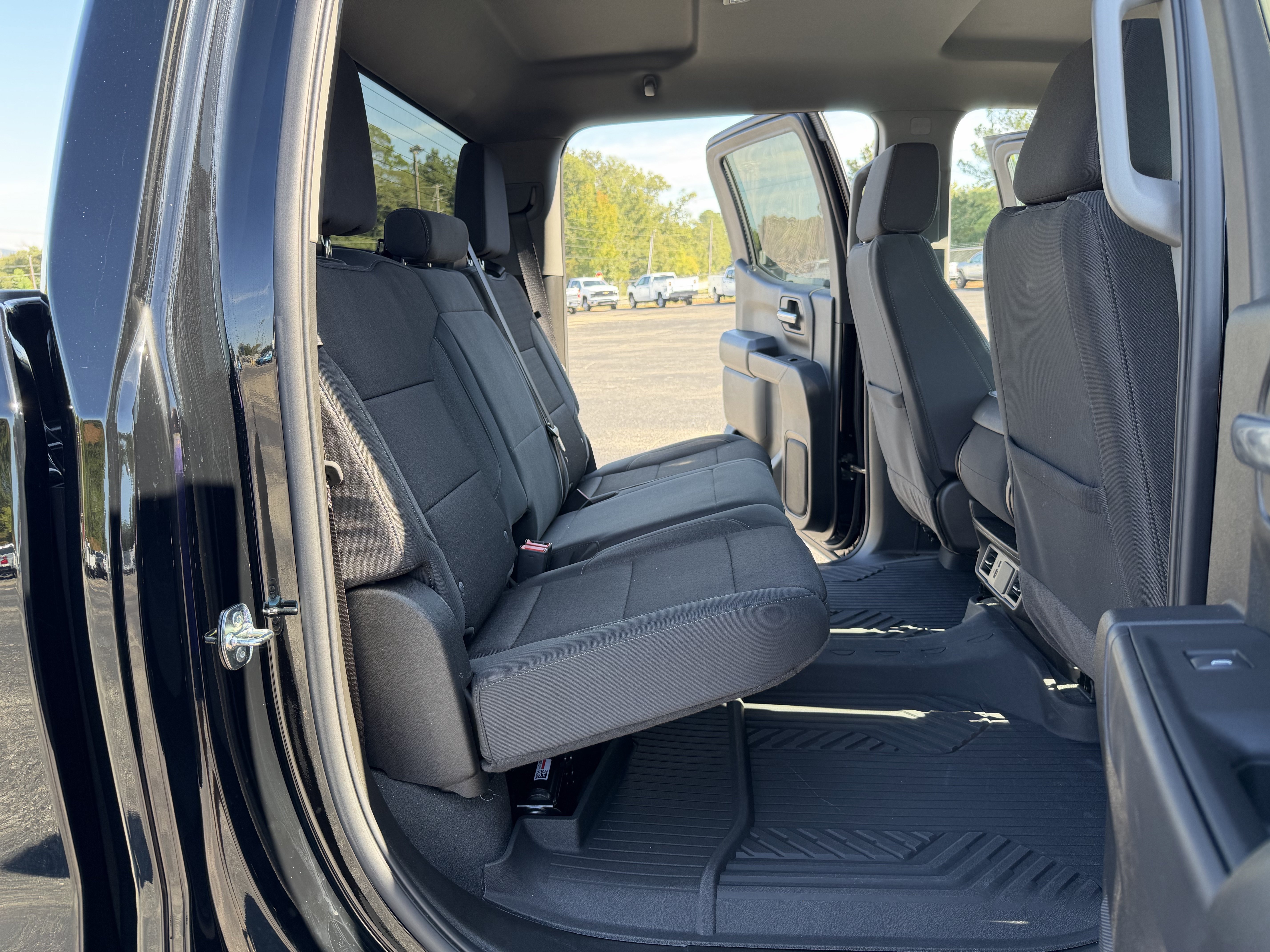 Used 2026 Chevrolet Silverado 1500 Custom Trail Boss w/ Dark Appearance Package AWD/4WD image 31
