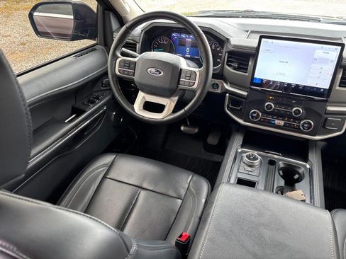 Used 2024 Ford Expedition XLT RWD image 15