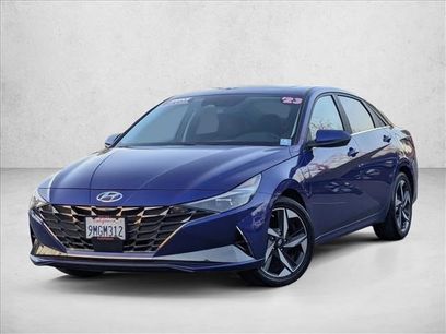 Used 2023 Hyundai Elantra Limited w/ Preferred Accessory Package
