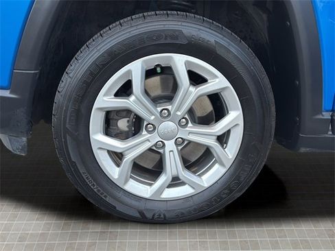 Certified 2024 Jeep Compass Sport image 45