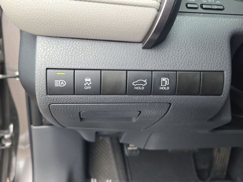 Used 2020 Toyota Camry SE w/ Carpet Mat Package FWD image 25