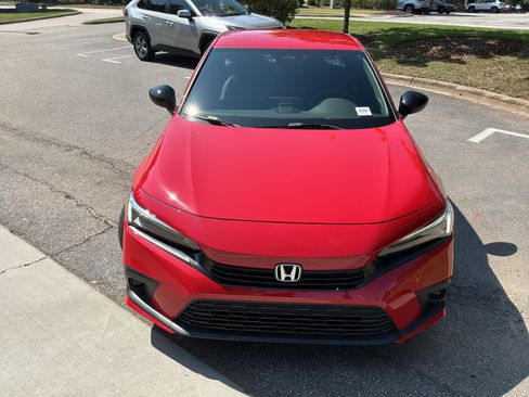 Used 2023 Honda Civic Sport image 3