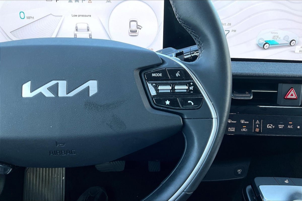 Used 2023 Kia EV6 Light RWD image 19