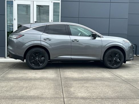 Used 2025 Nissan Murano SV AWD/4WD image 2