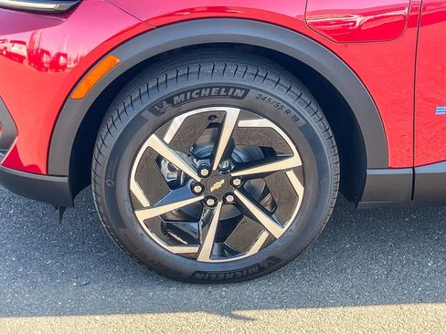 New 2026 Chevrolet Equinox EV LT image 9