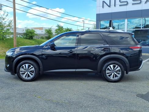 Used 2024 Nissan Pathfinder SL AWD/4WD image 8