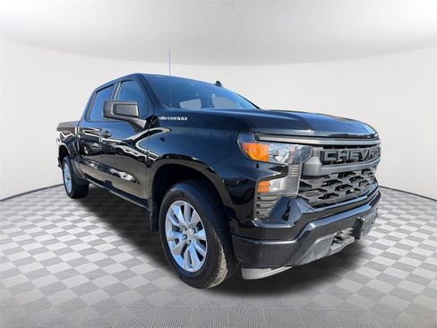 Used 2024 Chevrolet Silverado 1500 Custom image 3