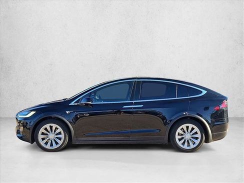Used 2018 Tesla Model X 75D image 9