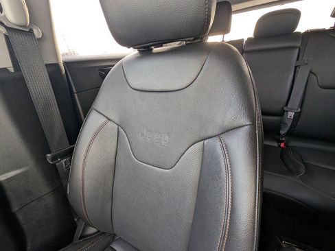 Used 2022 Jeep Compass Limited image 13